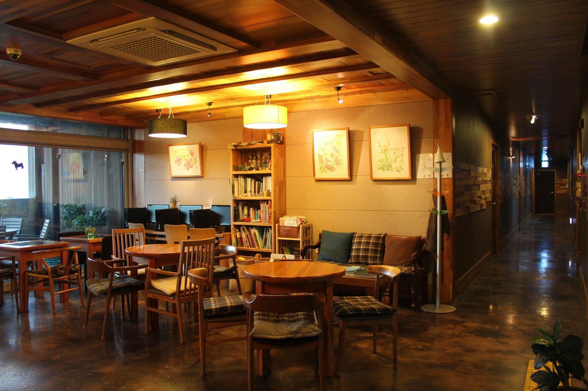 סאוגוויפו Jeju Eco Suites מראה חיצוני תמונה