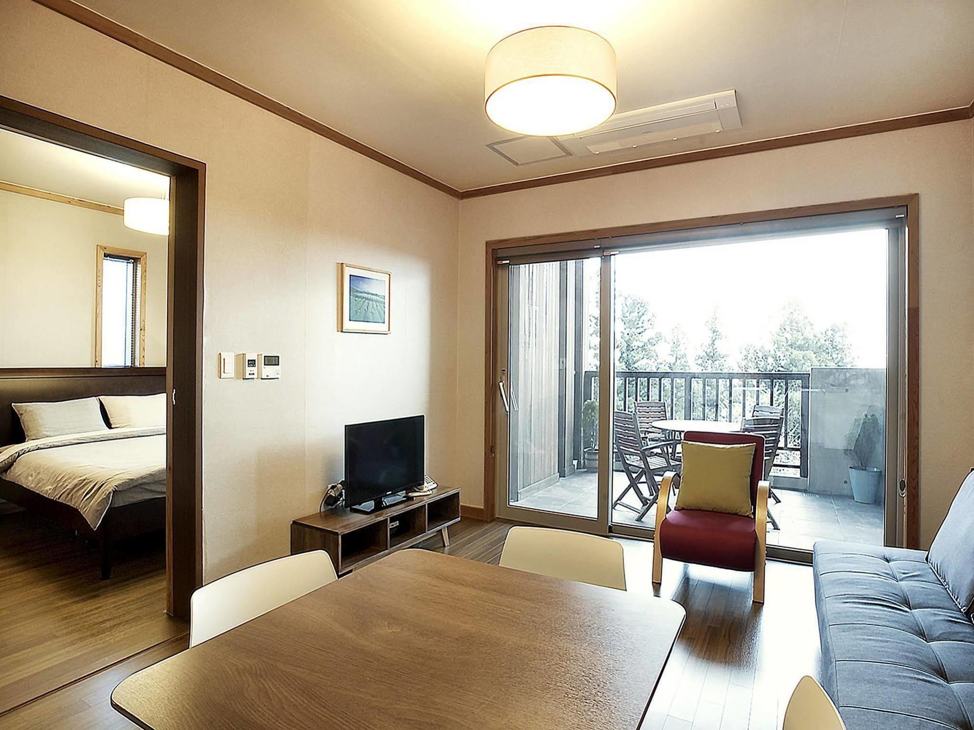 סאוגוויפו Jeju Eco Suites מראה חיצוני תמונה