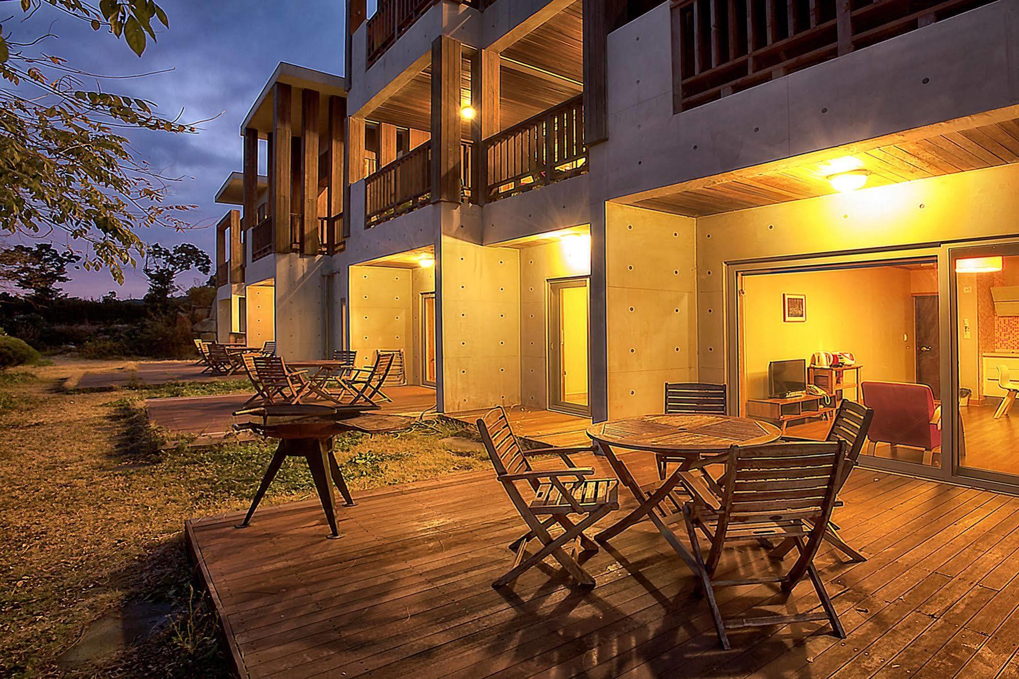 סאוגוויפו Jeju Eco Suites מראה חיצוני תמונה