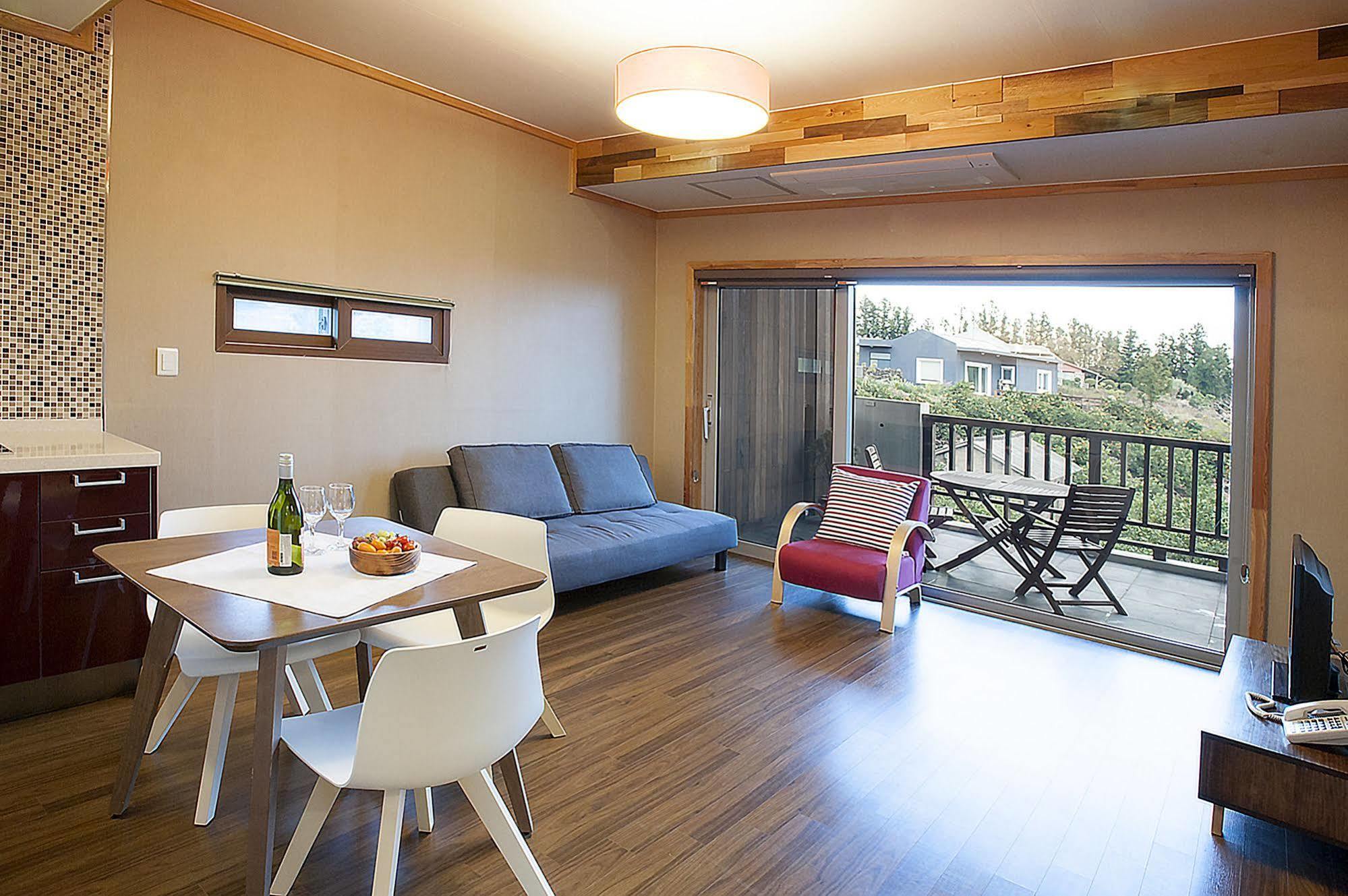 סאוגוויפו Jeju Eco Suites מראה חיצוני תמונה